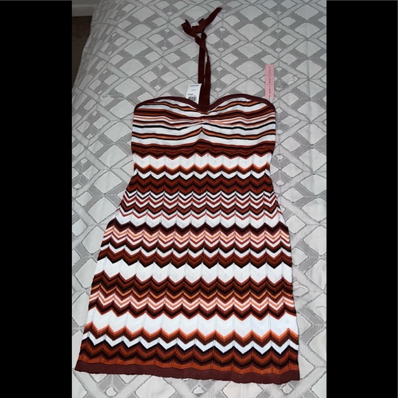 Wave Pattern Mini Halter Dress - Picture 2 of 6
